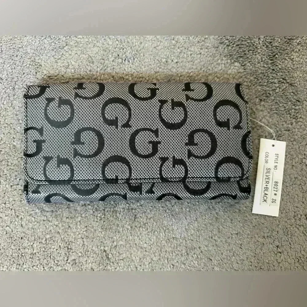 Silver and Black Fashion Wallet